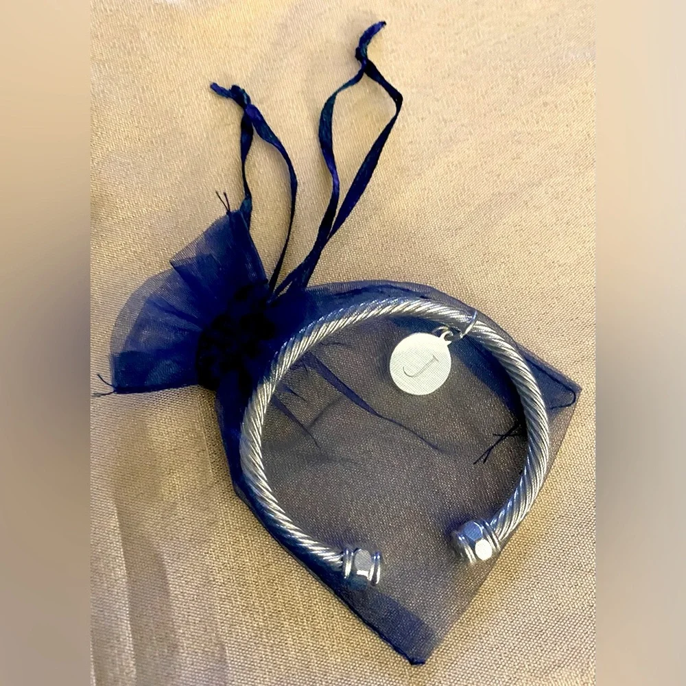 MARLEYLILLY Monogrammed “J” Silver Cable Bracelet - Picture 8 of 9